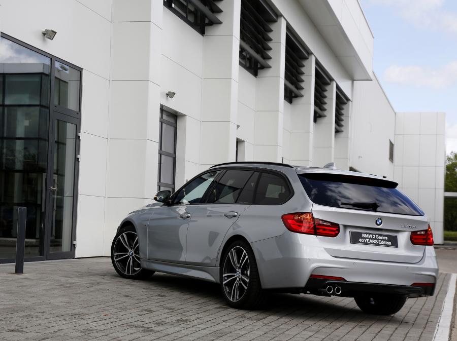  BMW 330d Touring 40 YEARS Edition 2015 года  (фото 4 из 7)